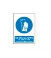  Uso obligatorio de guantes aislantes